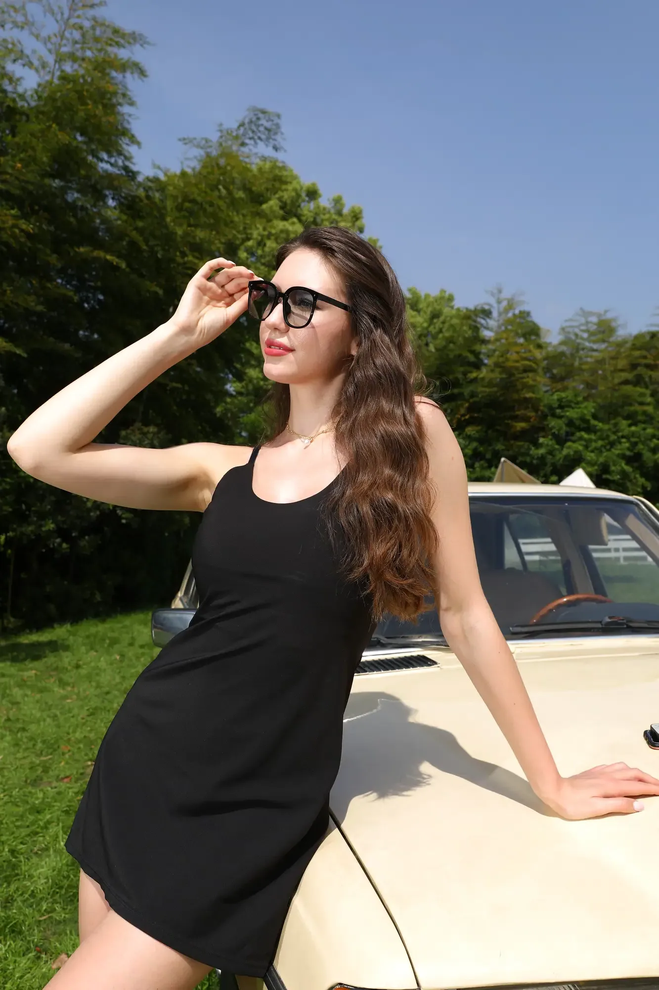SunDefeat sunglasses on model